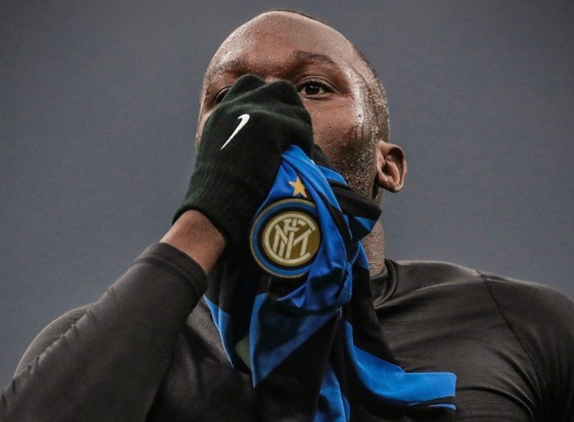 Kaiyun-败北引发热议！，费德勒在西班牙队比赛中晋级下一阶段引发球迷热议的简单介绍