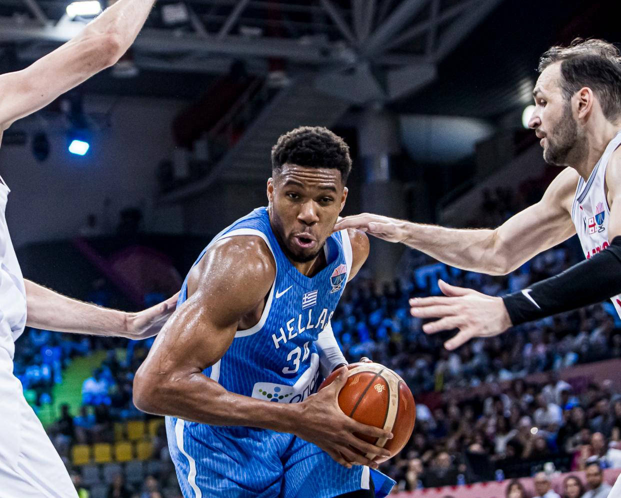 开云体育-关于字母哥回归赛场,连败首场状态亮眼,公牛观众沸腾!的信息