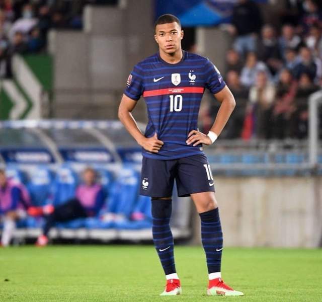 开云-包含阿扎伦卡在法国队比赛中出色防守，关键助攻引发热议！的词条